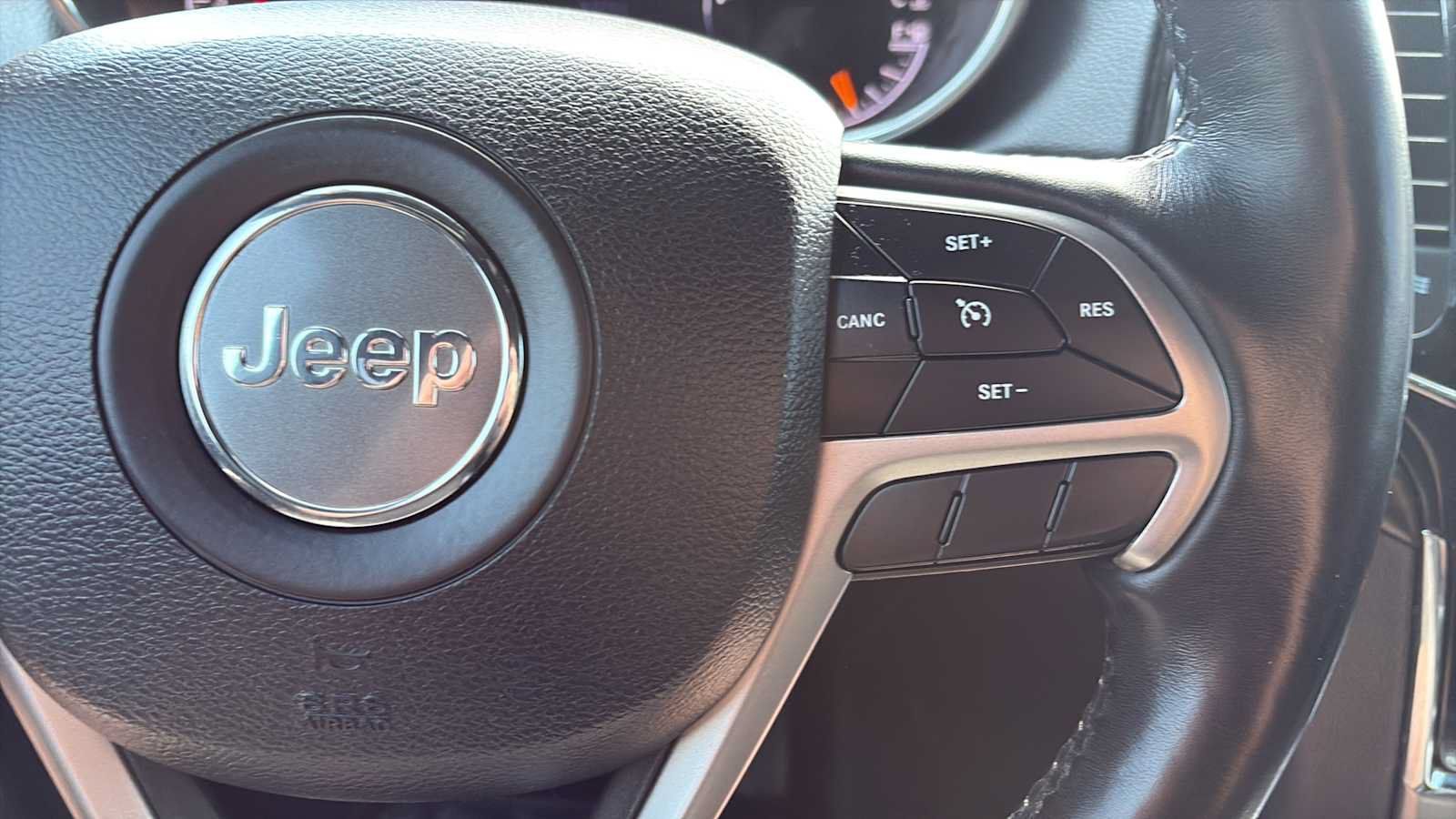 Used 2019 Jeep Grand Cherokee Altitude AWD/4WD image 10