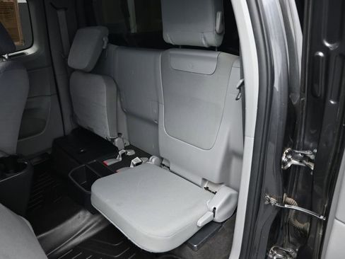 Used 2012 Toyota Tacoma 4x4 Access Cab V6 image 25