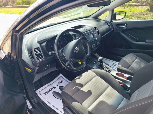 Used 2015 Kia Forte EX w/ UVO Package W/17" Alloys image 4