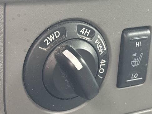 Used 2020 Nissan Frontier SV image 24