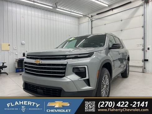 New 2026 Chevrolet Traverse LT w/ Driver Confidence Package AWD/4WD image 6