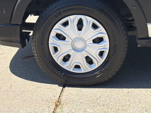 Used 2024 Ford Transit 350 XLT image 9