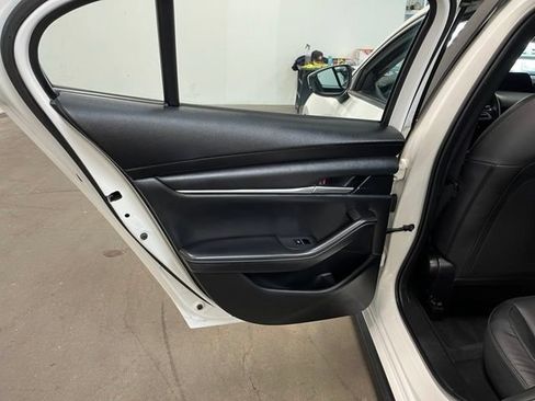 Used 2021 MAZDA MAZDA3 s FWD image 19