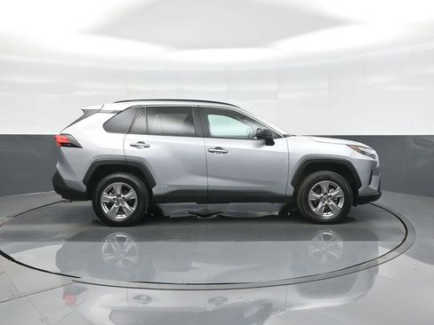 Certified 2025 Toyota RAV4 LE AWD/4WD image 8