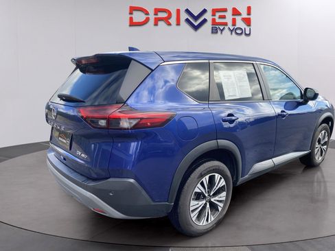 Used 2023 Nissan Rogue SV image 6