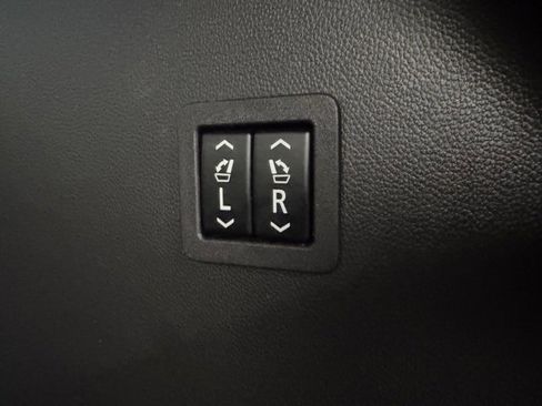 Used 2019 Buick Enclave Premium image 35