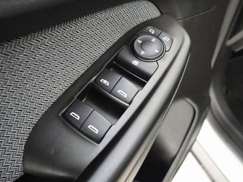 Used 2023 Chevrolet TrailBlazer LT w/ Convenience Package AWD/4WD image 9