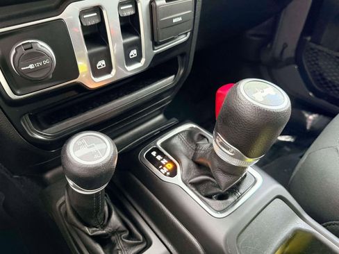 Used 2022 Jeep Wrangler Sport AWD/4WD image 22