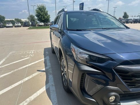 Used 2023 Subaru Outback Touring AWD/4WD image 2