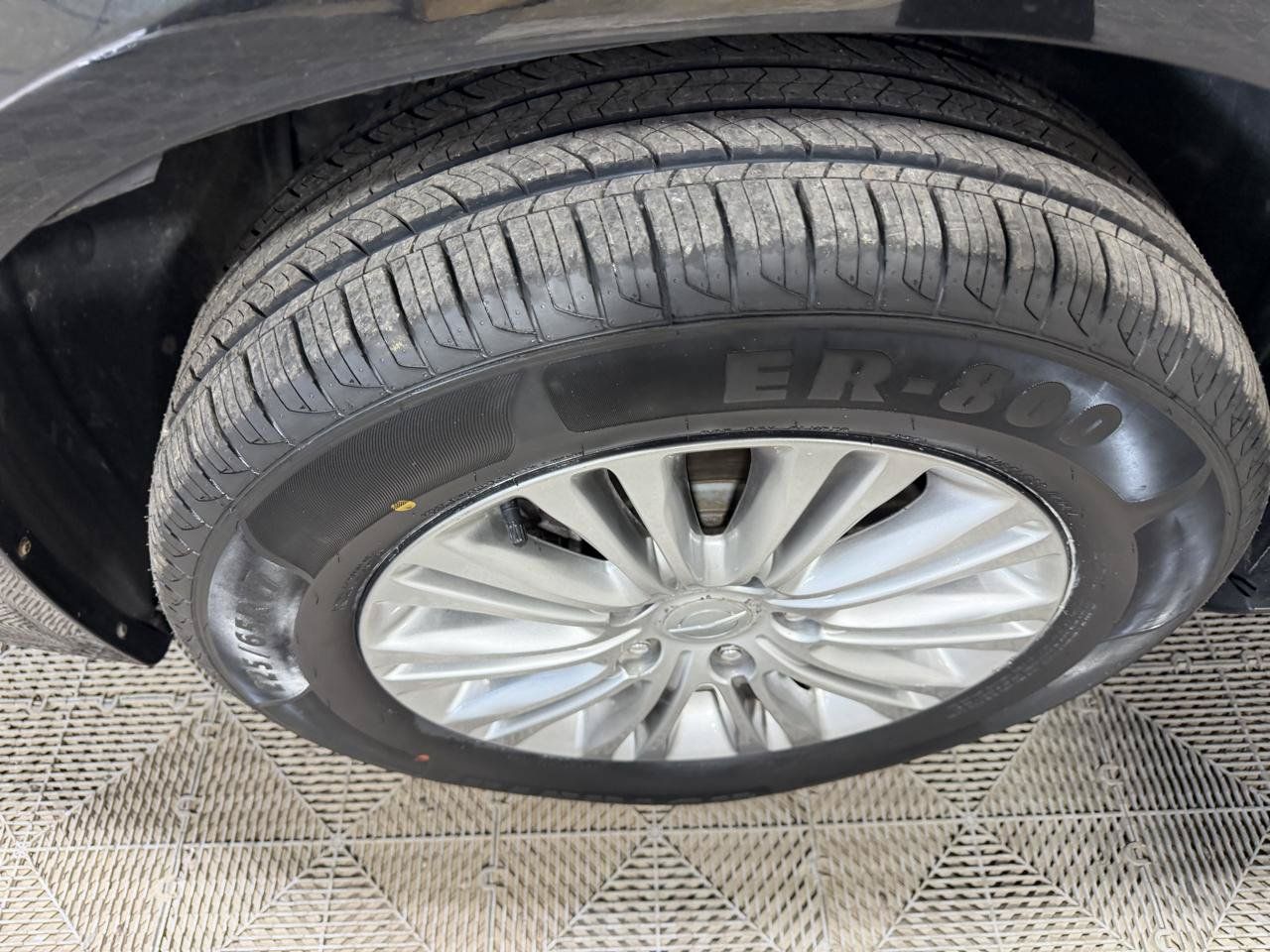 Used 2016 Chrysler Town & Country Touring FWD image 27