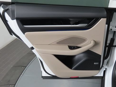 Certified 2025 Porsche Macan 4 Electric AWD/4WD image 45