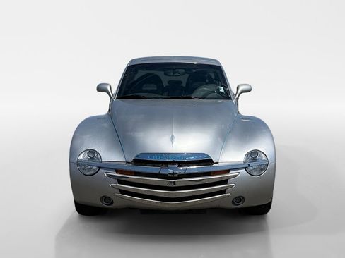 Used 2005 Chevrolet SSR w/ Preferred Equipment Group RWD image 10