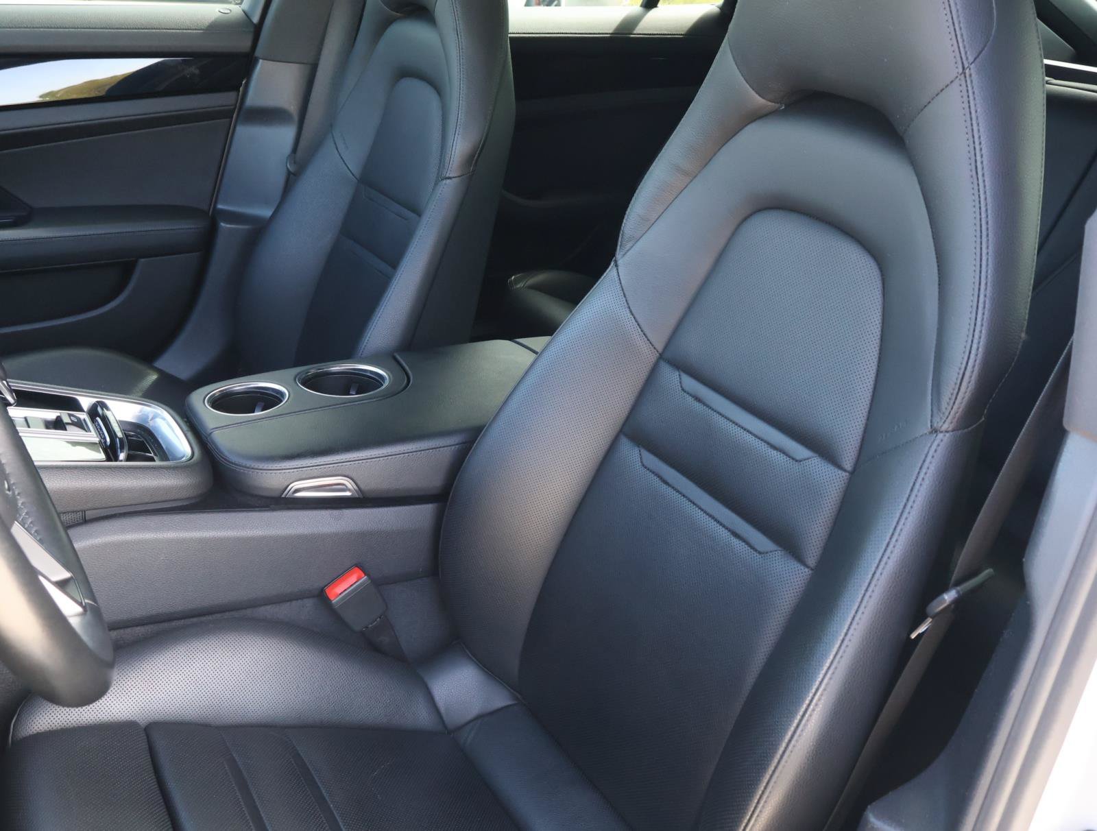 Used 2018 Porsche Panamera 4 AWD/4WD image 14