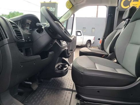 Used 2025 RAM ProMaster 2500 w/ Convenience Group FWD image 13