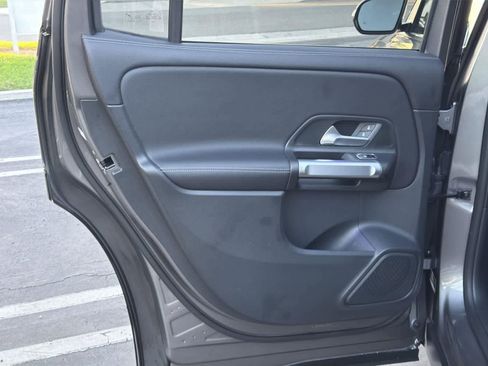 Used 2023 Mercedes-Benz GLB 250 GLB 250 image 29