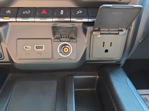 Used 2020 Chevrolet Silverado 1500 High Country w/ Technology Package AWD/4WD image 35