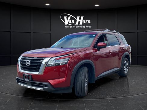 Used 2024 Nissan Pathfinder SL AWD/4WD image 7