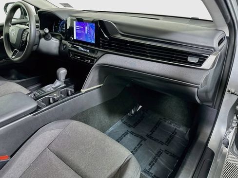 Used 2025 Toyota Camry LE FWD image 27