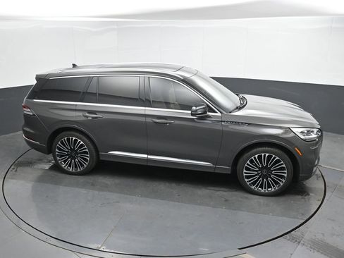 Used 2023 Lincoln Aviator Black Label w/ Class IV Trailer Tow Package AWD/4WD image 36