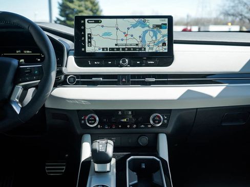 New 2025 Mitsubishi Outlander SEL image 17