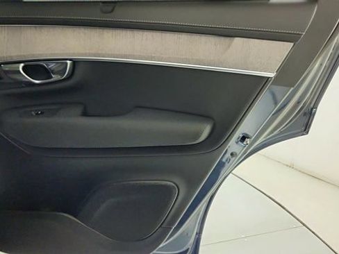 New 2026 Volvo XC90 T8 Ultra w/ Protection Package AWD/4WD image 37