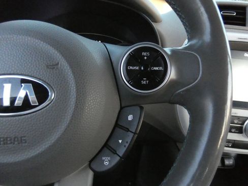 Used 2018 Kia Soul EV image 57