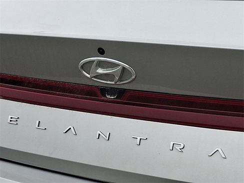 Certified 2023 Hyundai Elantra SEL w/ Convenience Package image 29
