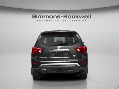 Used 2019 Nissan Pathfinder SV AWD/4WD image 5