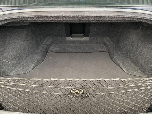 Used 2018 INFINITI Q70 Luxe w/ Cargo Package image 17