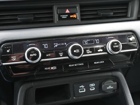 Used 2025 Honda Pilot EX-L image 26
