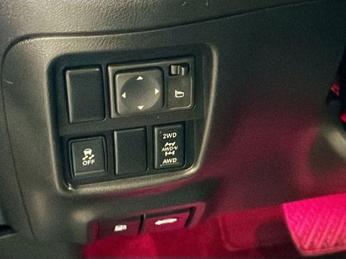 Used 2012 Nissan Juke SL AWD/4WD image 17