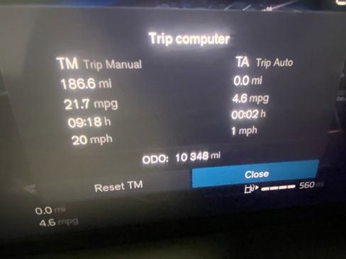 Certified 2025 Volvo XC40 B5 Plus image 17