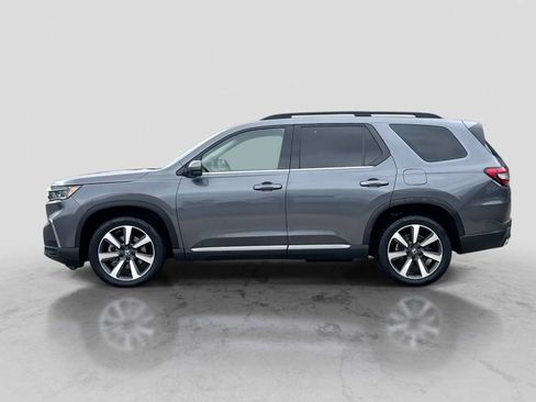 Used 2023 Honda Pilot Elite image 3
