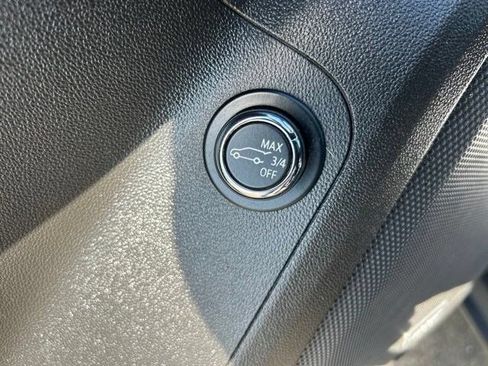 Used 2021 GMC Acadia Denali w/ Denali Technology Package FWD image 14