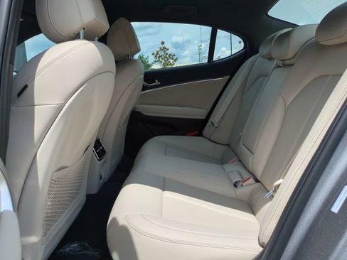 Certified 2026 Genesis G70 2.5T RWD image 12