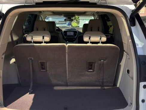 Used 2017 GMC Acadia Denali w/ Technology Package FWD image 18