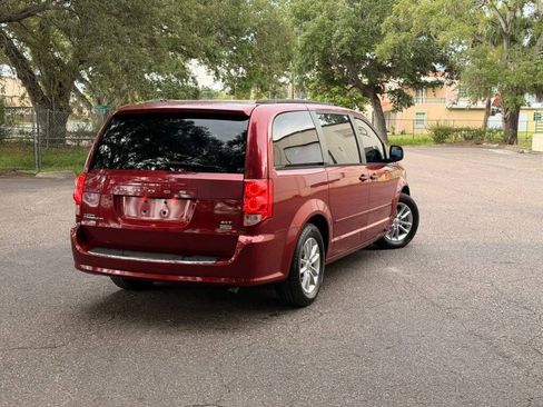 Used 2014 Dodge Grand Caravan SXT FWD image 4
