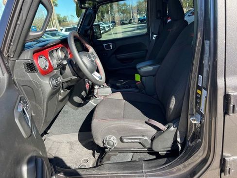 Used 2023 Jeep Gladiator Rubicon image 10