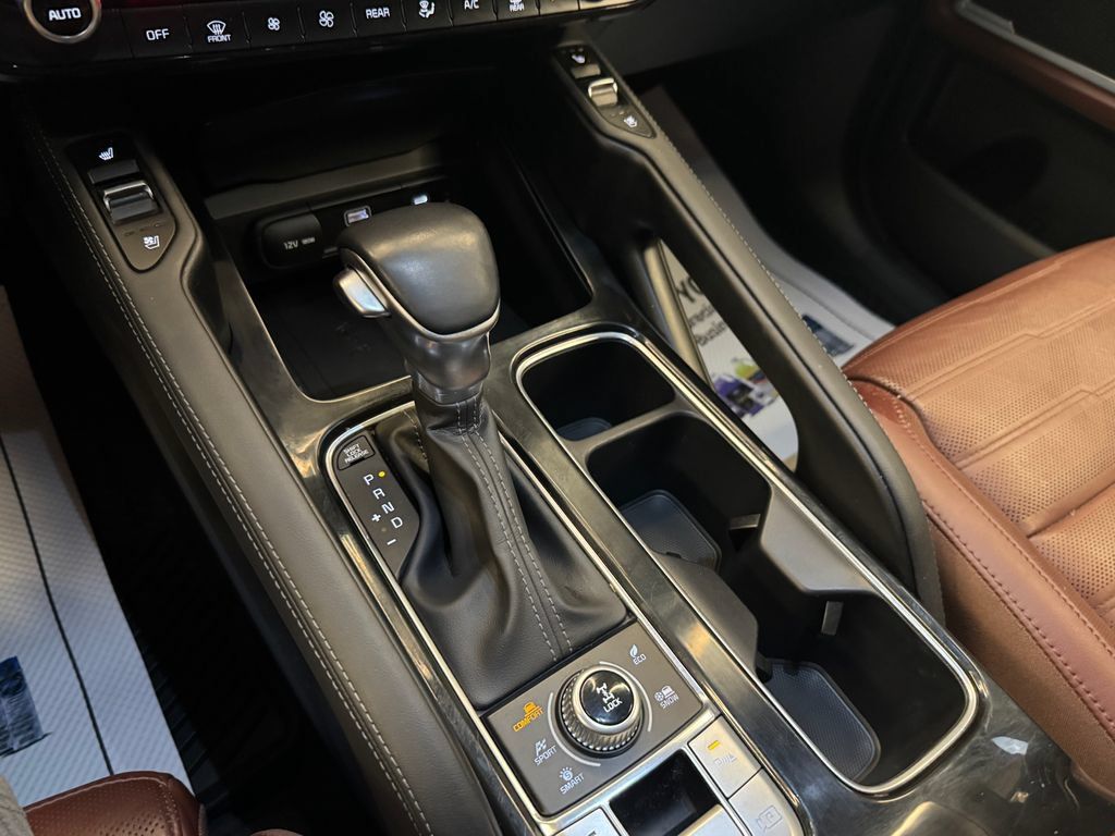 Used 2023 Kia Telluride AWD image 16