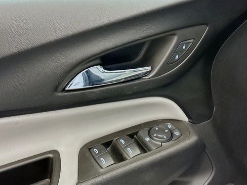 Used 2022 Chevrolet Equinox LT image 15