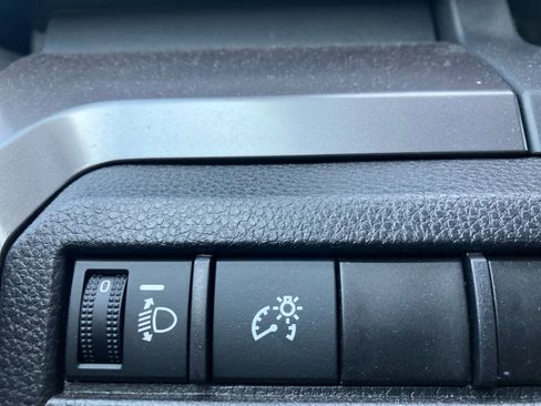 Certified 2025 Toyota Tacoma SR5 AWD/4WD image 13