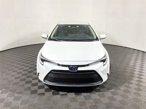 Used 2024 Toyota Corolla LE image 5
