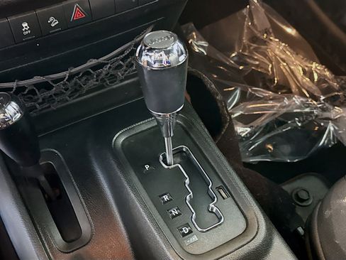 Used 2018 Jeep Wrangler Unlimited Sport S image 19