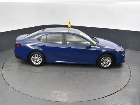 Used 2025 Toyota Camry LE image 38