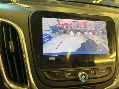 Used 2019 Chevrolet Equinox LT w/ Sun & Navigation Package image 17