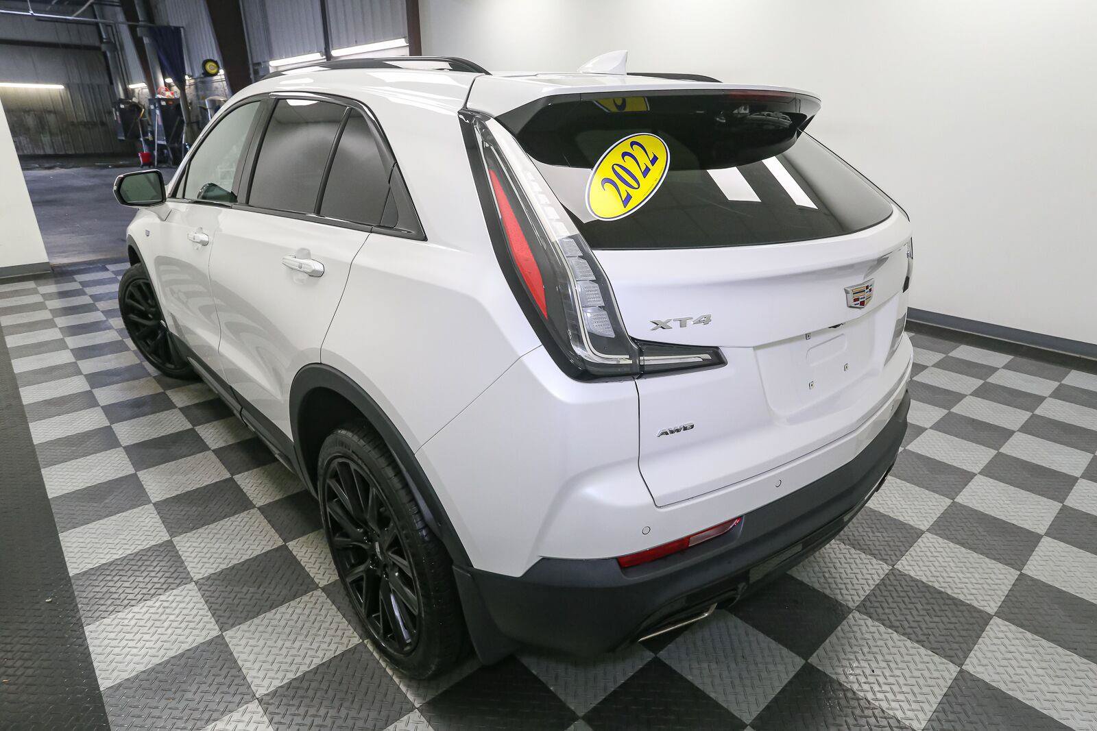 Used 2022 Cadillac XT4 Sport w/ Sun And Sound Package AWD/4WD image 9
