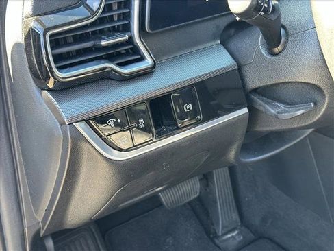 Used 2023 Kia Sportage SX image 18