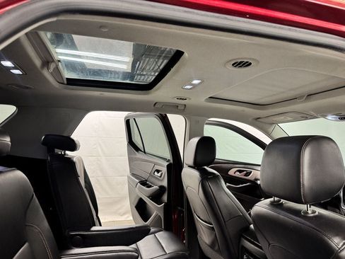 Used 2018 Chevrolet Traverse LT AWD/4WD image 12