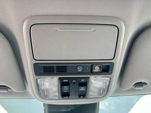 Used 2023 Honda Odyssey Touring image 40