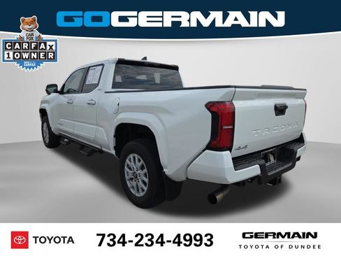 Used 2024 Toyota Tacoma SR5 AWD/4WD image 10